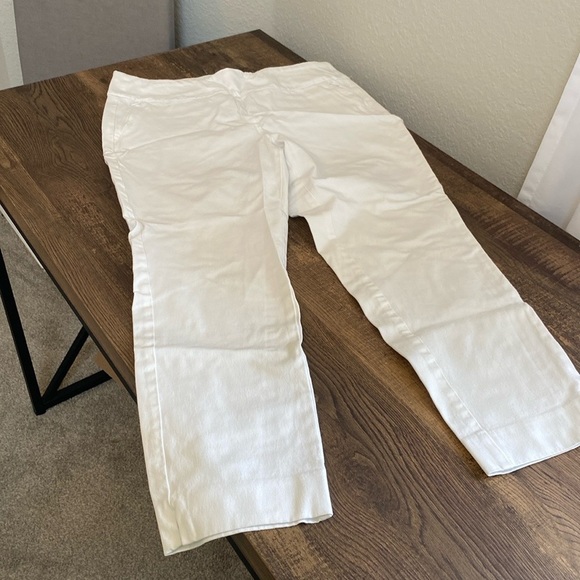 PM Soft Surroundings Essential Superla white trousers - Picture 11 of 11